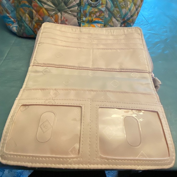 Vera Bradley Cotton Multi-compartment  Purse & wallet 
Rain Forest Canopy - Picture 4 of 11